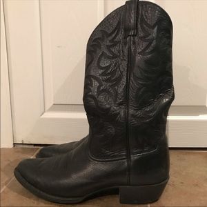 Black Ariat Cowboy Boots